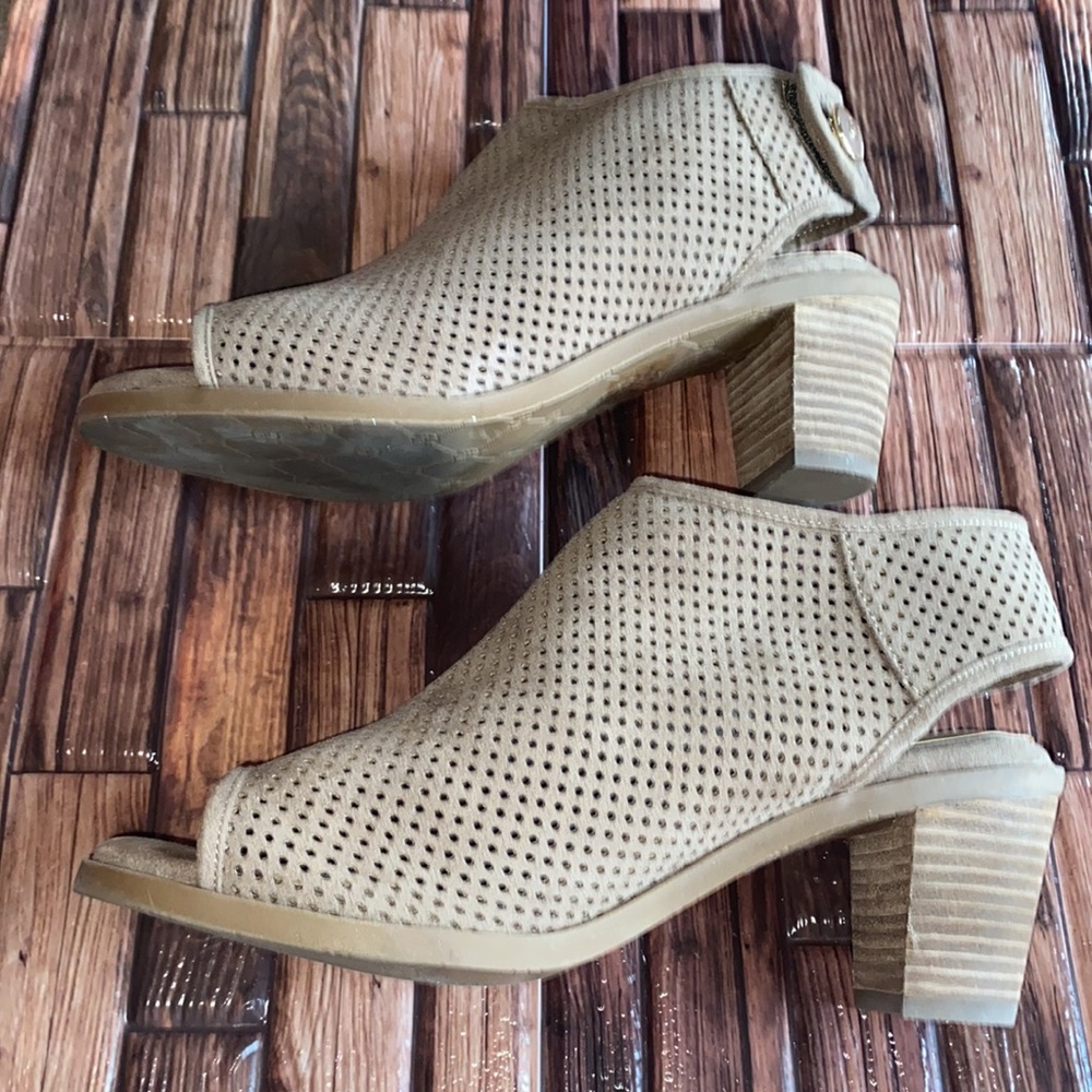 Lindsay Phillips - Women’s Heels With Interchange… - image 6